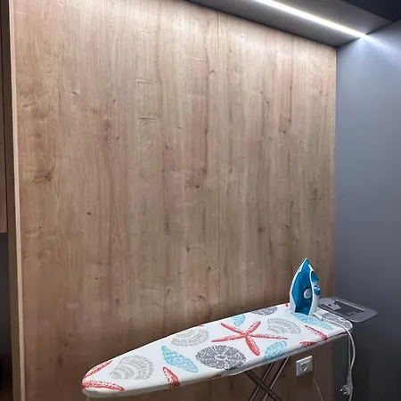 Delux 102 アパート ティラナ